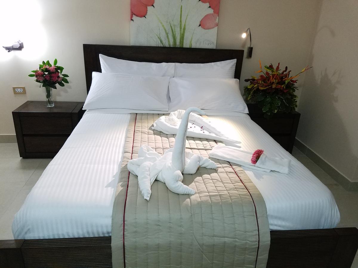 Murex Plaza Hotel & Suites Monrovia Exterior foto